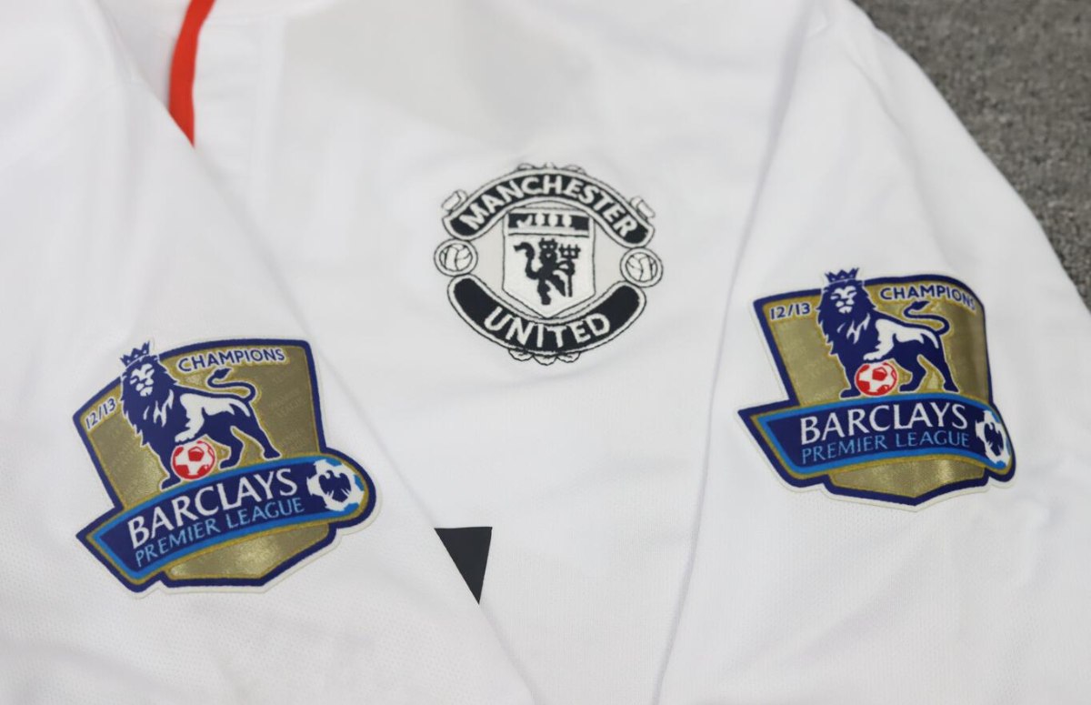 עונת 13/14 - חולצת עבר מנצ'סטר יונייטד שלישית 13/14